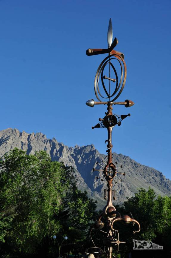 Monumento na PLaza Pagano, em El Bolsón, na Argentina